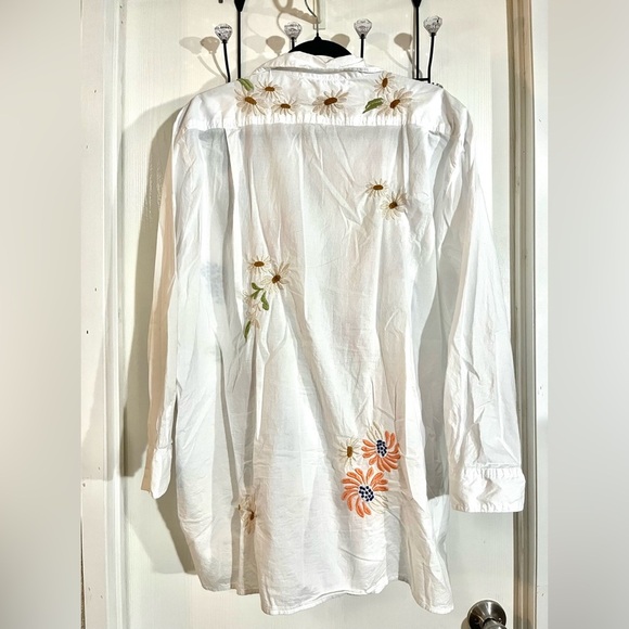 Johnny Was White Floral Embroidered Button Down Shirt - Picture 5 of 8